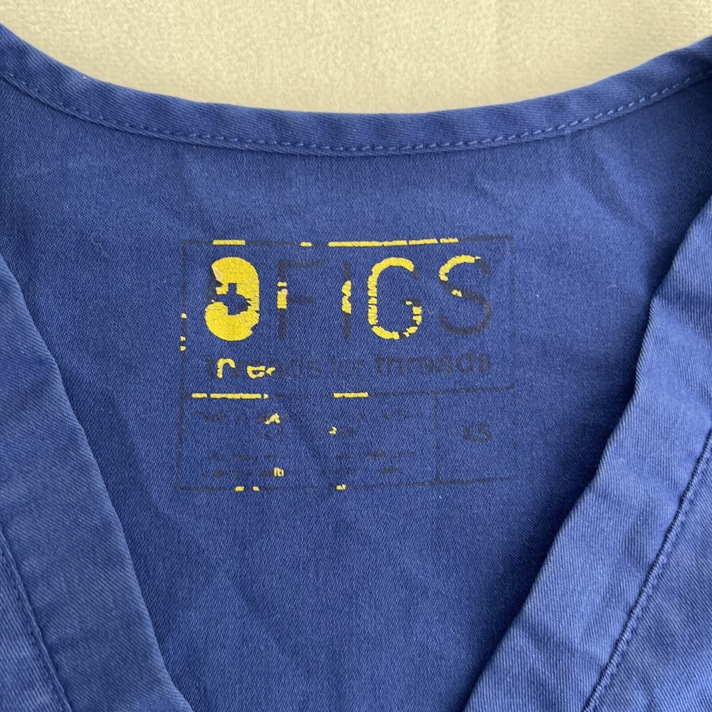 Figs Threads For Threads Women's Size XS Blue 4 Pocket Scrub Top - Picture 7 of 8
